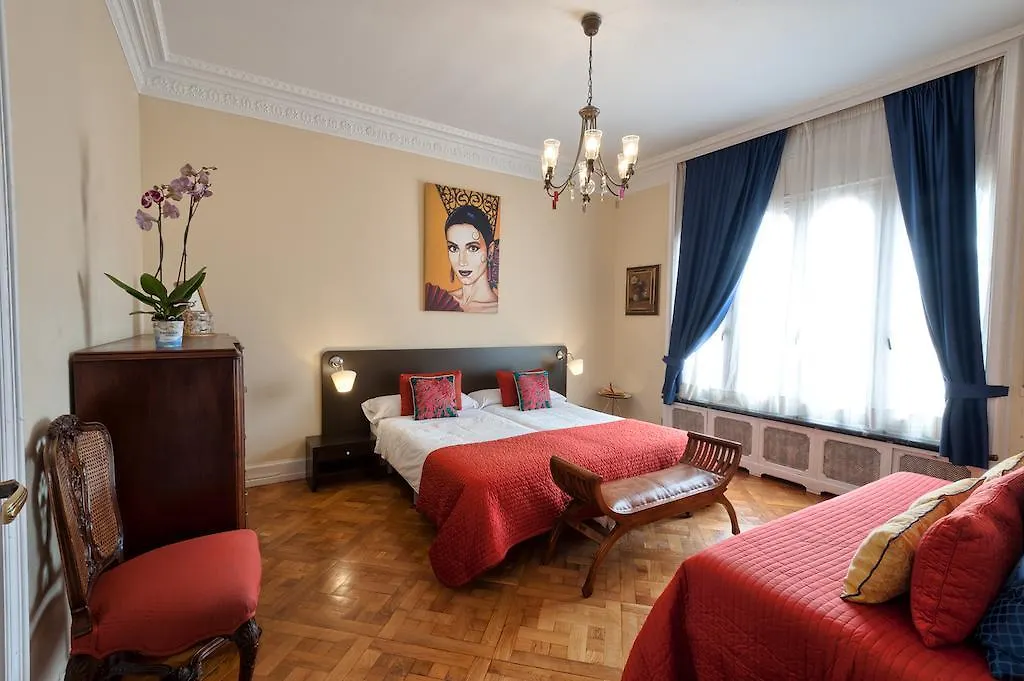 Casa Con Estilo Balmes B&B Spain